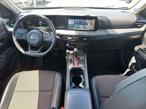 Used 2025 Nissan Kicks SR w/ Interior Electronics Package AWD/4WD image 13