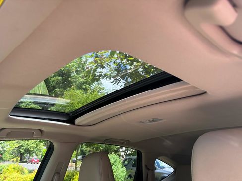 Used 2016 Honda CR-V Touring image 12