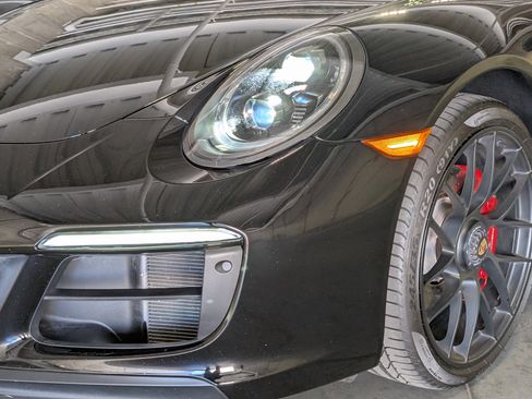 Certified 2019 Porsche 911 Targa 4 GTS AWD/4WD image 13