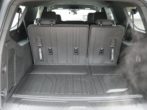 New 2026 Chevrolet Suburban LS image 27