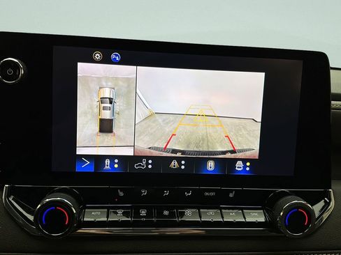 Used 2024 Chevrolet Colorado ZR2 w/ Technology Package image 24