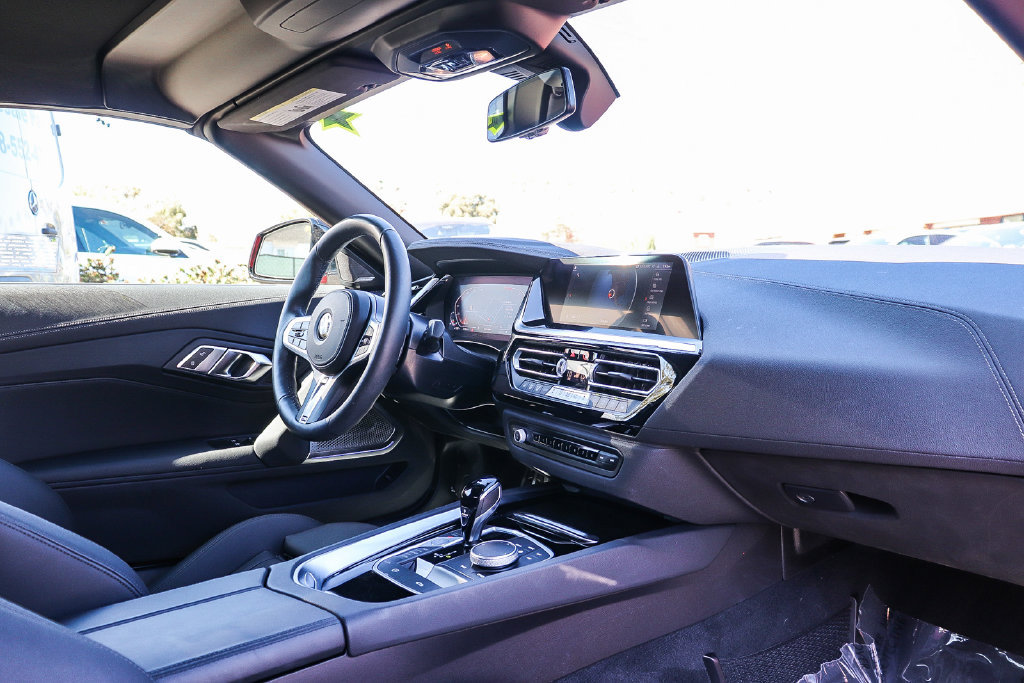 Used 2026 BMW Z4 sDrive30i w/ Shadowloine Package RWD image 19