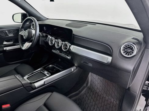 Certified 2024 Mercedes-Benz GLB 250 image 30