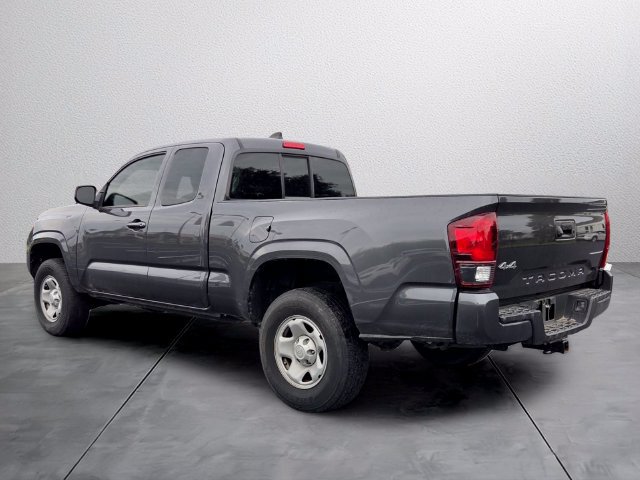 Used 2023 Toyota Tacoma SR w/ SR Convenience Package AWD/4WD image 3