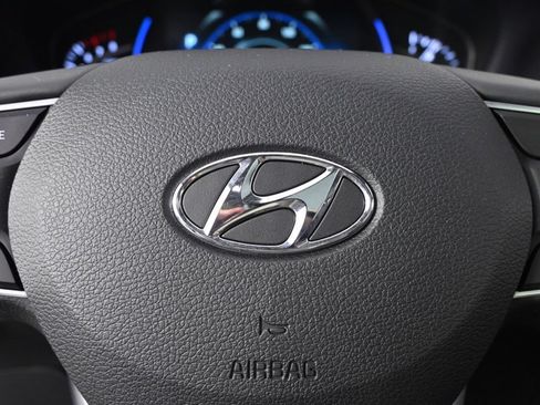Used 2020 Hyundai Santa Fe Limited AWD/4WD image 34