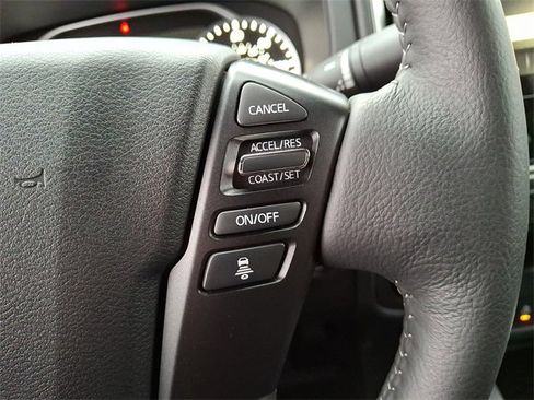 Used 2025 Nissan Frontier SV w/ SV Convenience Package image 23