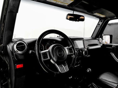Used 2016 Jeep Wrangler Unlimited Rubicon AWD/4WD image 22