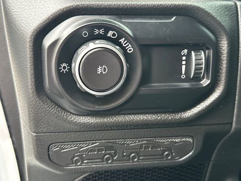Used 2025 Jeep Wrangler Sport AWD/4WD image 18