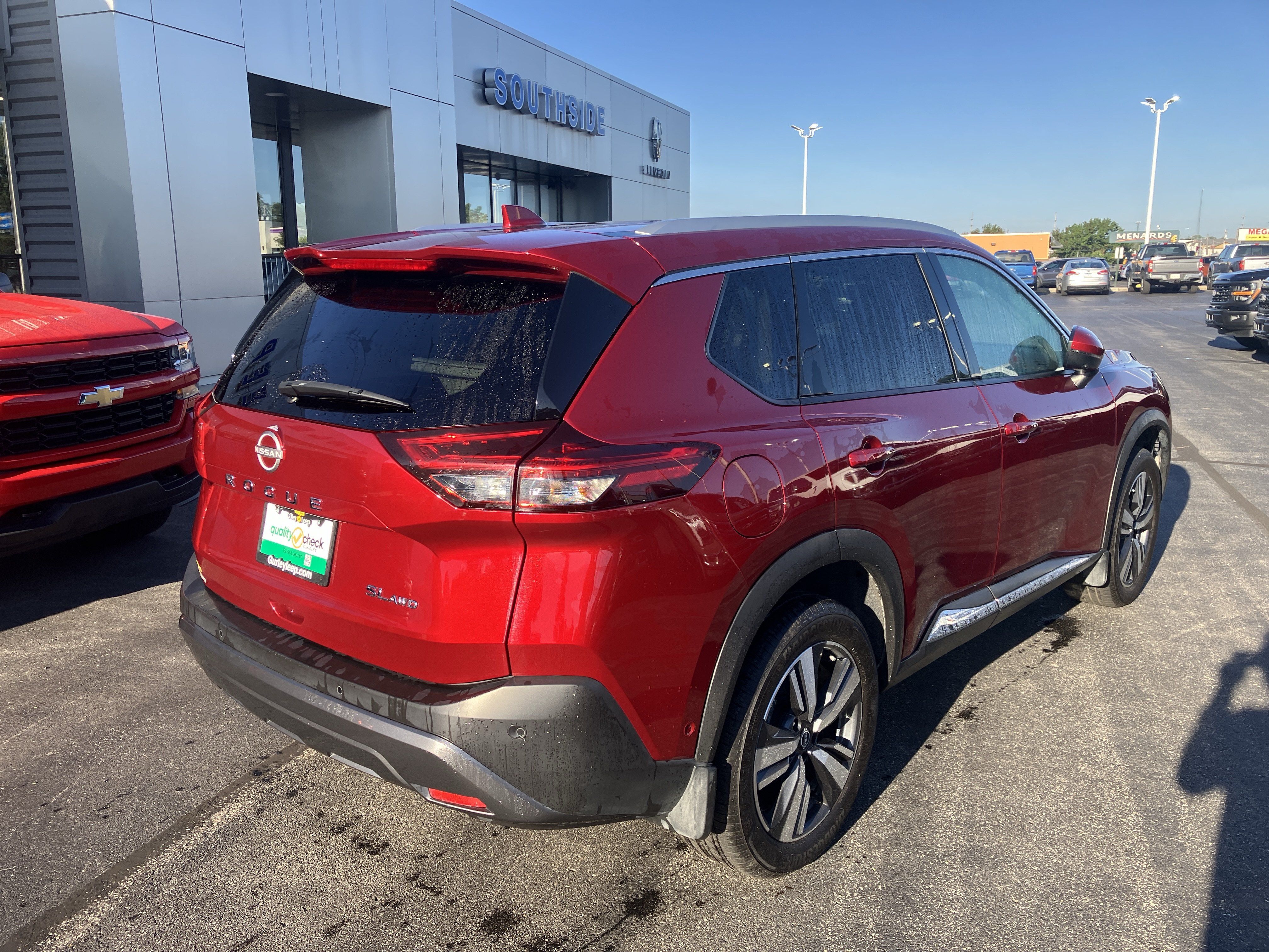 Used 2023 Nissan Rogue SL AWD/4WD image 7