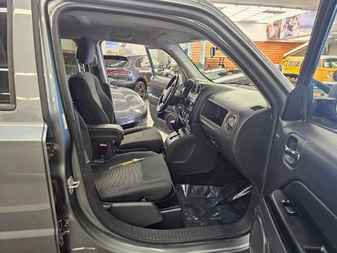 Used 2012 Jeep Patriot Latitude image 32