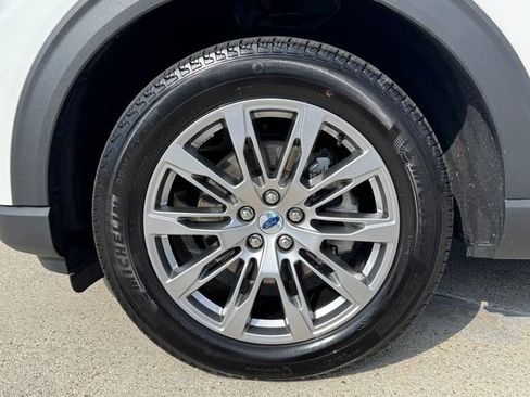 Used 2025 Ford Explorer Platinum image 13