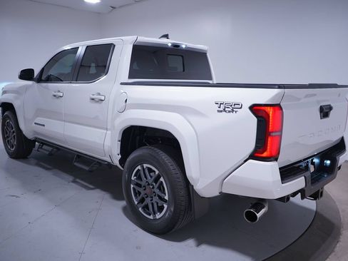 Used 2024 Toyota Tacoma TRD Sport w/ TRD Sport Upgrade Package RWD image 3