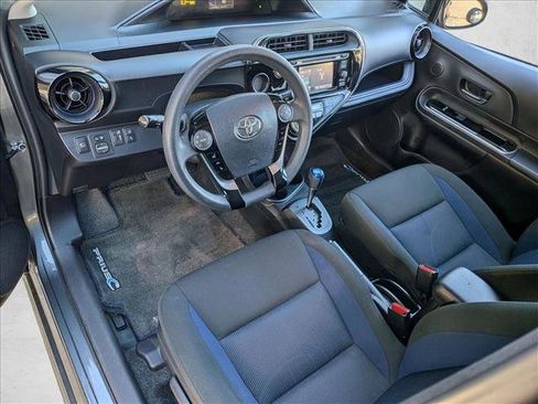 Used 2018 Toyota Prius C Two image 10