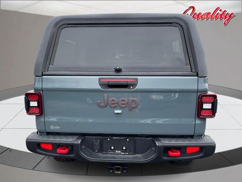 Used 2024 Jeep Gladiator Rubicon w/ Convenience Group AWD/4WD image 4