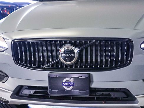 Used 2024 Volvo V90 B6 Cross Country Ultimate w/ Protection Package Premier AWD/4WD image 8