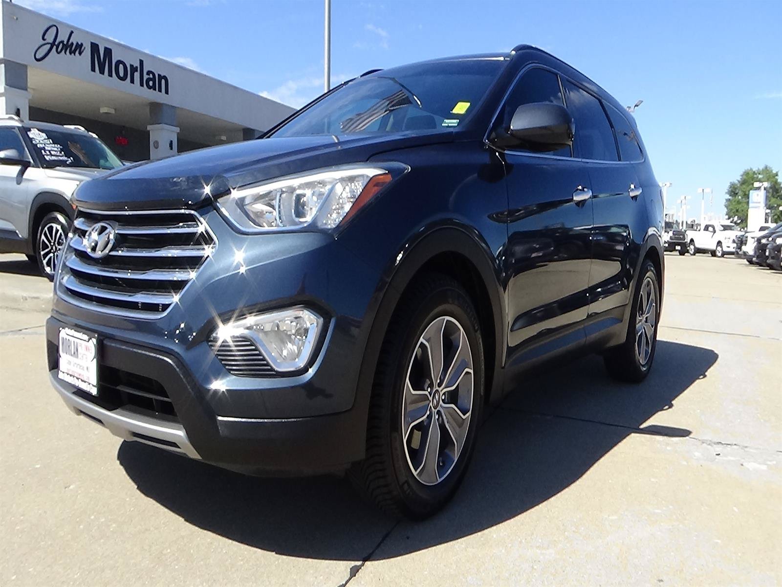 Used 2016 Hyundai Santa Fe SE FWD image 2