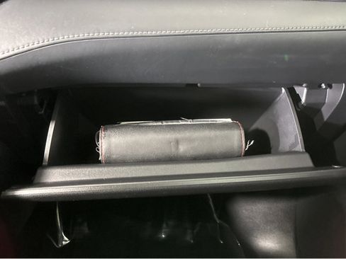 Used 2022 Toyota Highlander XLE image 38