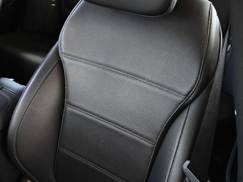 Used 2022 Mercedes-Benz C 300 4MATIC Sedan image 11