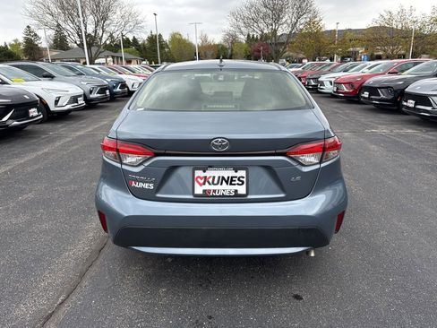 Used 2020 Toyota Corolla LE FWD image 4