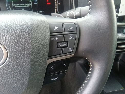 Used 2025 Toyota Camry SE FWD image 20