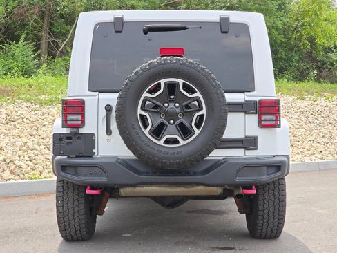 Used 2016 Jeep Wrangler Unlimited Rubicon AWD/4WD image 24