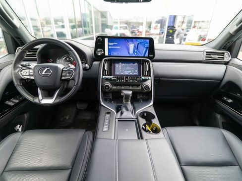 Used 2024 Lexus LX 600 4WD w/ Appearance Package image 16