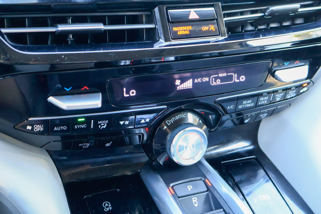 Used 2023 Acura MDX w/ Technology Package FWD image 18