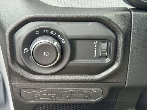 Used 2025 Jeep Wrangler Unlimited Sport AWD/4WD image 19