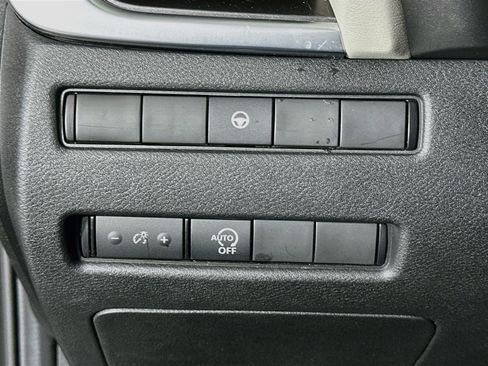 Used 2023 Nissan Rogue SV FWD image 17