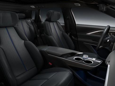 New 2026 Cadillac Lyriq Premium Sport image 39