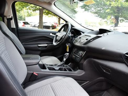 Used 2017 Ford Escape SE w/ SE Sport Appearance Package FWD image 25