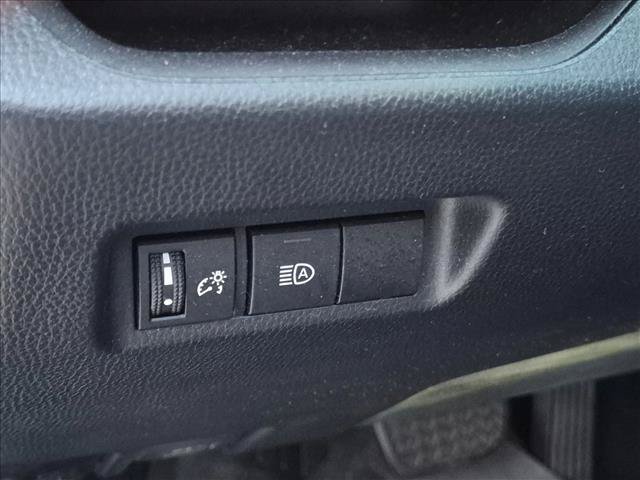 Used 2021 Toyota RAV4 XLE FWD image 15