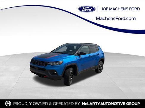 Used 2026 Jeep Compass Trailhawk AWD/4WD image 1