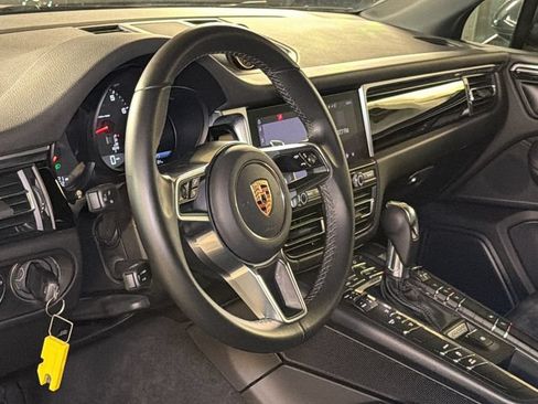 Used 2019 Porsche Macan AWD/4WD image 21