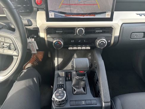 Used 2024 Toyota Tacoma TRD Off-Road image 23