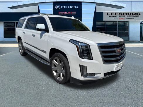 Used 2017 Cadillac Escalade ESV Luxury image 1