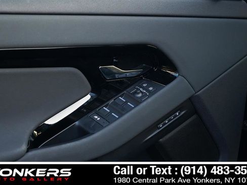 Used 2024 Land Rover Range Rover Evoque S image 44