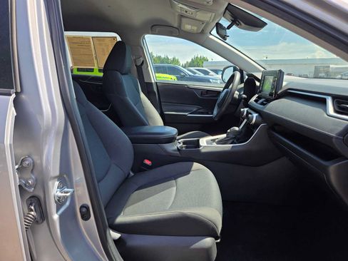 Certified 2021 Toyota RAV4 LE AWD/4WD image 12