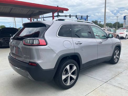 Used 2019 Jeep Cherokee Limited FWD image 5