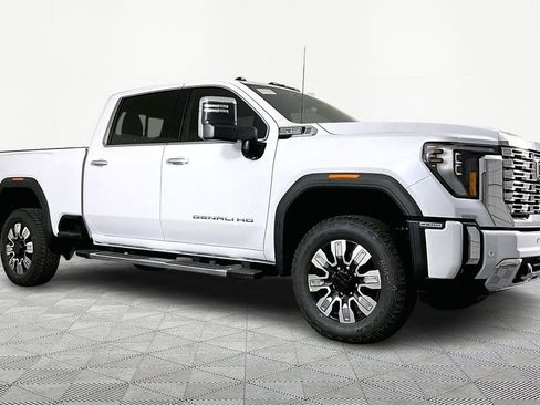 New 2026 GMC Sierra 2500 Denali w/ Denali Reserve Package AWD/4WD image 3