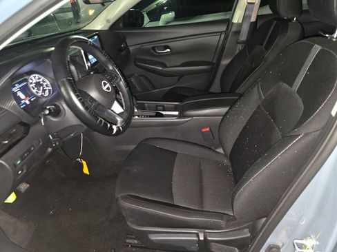 Used 2024 Nissan Sentra SV FWD image 4