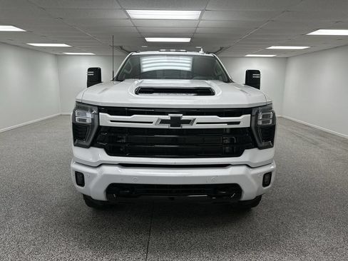 Used 2024 Chevrolet Silverado 3500 LTZ w/ LTZ Plus Package AWD/4WD image 3