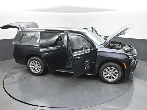 Used 2025 Chevrolet Tahoe Premier AWD/4WD image 36