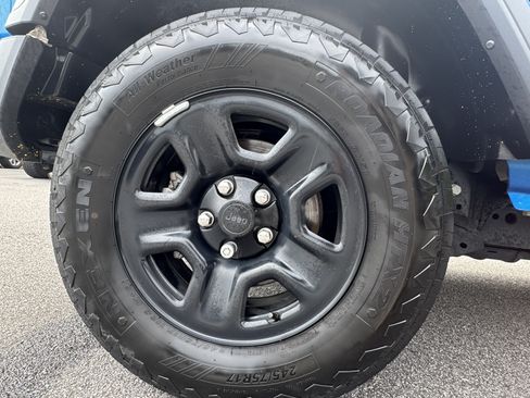 Used 2025 Jeep Wrangler Unlimited Sport AWD/4WD image 19