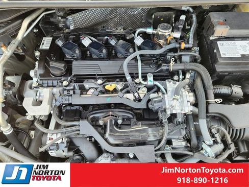 Used 2025 Toyota Corolla LE FWD image 30