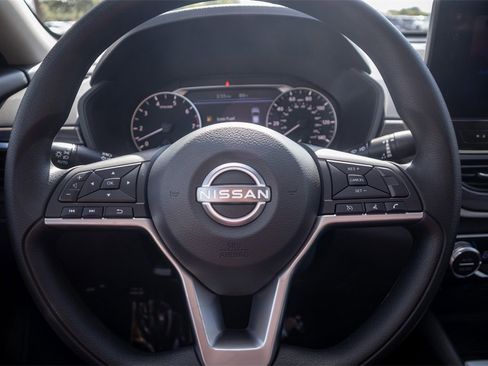 New 2025 Nissan Altima 2.5 SV w/ SV Special Edition Package image 9