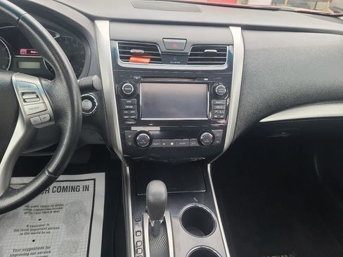 Used 2014 Nissan Altima 2.5 SV w/ Convenience Package FWD image 16
