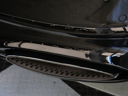 Used 2024 Bentley Flying Spur W12 image 54