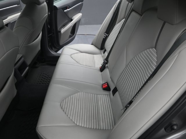 Used 2024 Toyota Camry SE FWD image 12