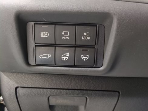 Used 2021 Toyota Highlander Platinum AWD/4WD image 22
